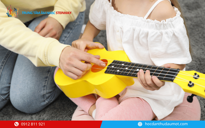 Giới thiệu khóa học đàn Ukulele tại Bình Dương