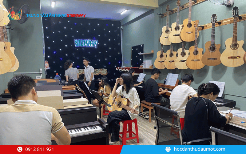 Tại sao nên chọn Steinway để học đàn Guitar tại Bình Dương?