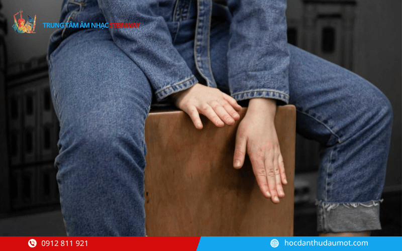 Ưu điểm khi học trống Cajon tại Steinway