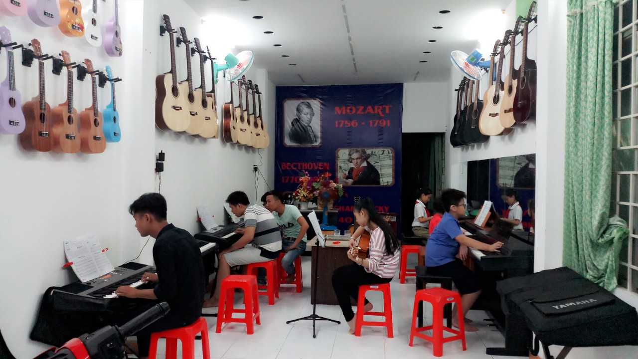 học đàn organ ở bình dương